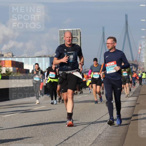 03.10.2025 - Köhlbrandbrückenlauf Luisa Fischer http://msf.ph/oto/9018872 03.10.2025 11:08:25 Position 3 2050, 2509 meine-sportfotos.de