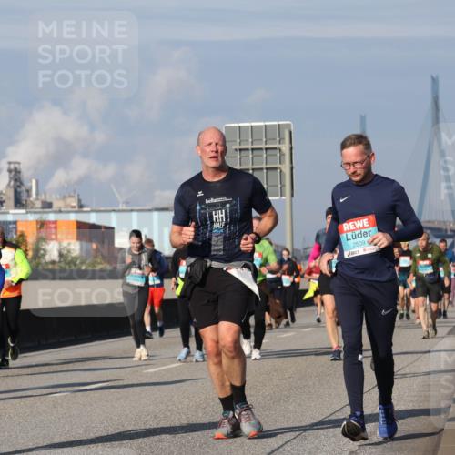 03.10.2025 - Köhlbrandbrückenlauf Luisa Fischer http://msf.ph/oto/9018877 03.10.2025 11:08:25 Position 3 2050, 2509 meine-sportfotos.de