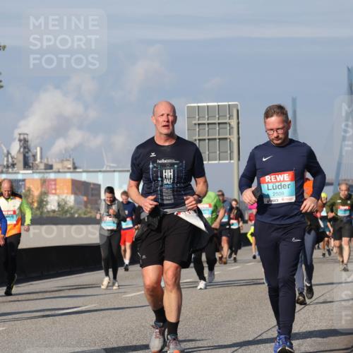 03.10.2025 - Köhlbrandbrückenlauf Luisa Fischer http://msf.ph/oto/9018881 03.10.2025 11:08:26 Position 3 0, 2509 meine-sportfotos.de
