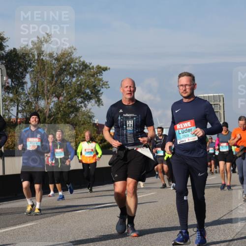 03.10.2025 - Köhlbrandbrückenlauf Luisa Fischer http://msf.ph/oto/9018890 03.10.2025 11:08:27 Position 3 2050, 2509 meine-sportfotos.de