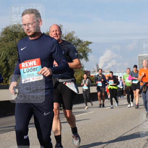 03.10.2025 - Köhlbrandbrückenlauf Luisa Fischer http://msf.ph/oto/9018901 03.10.2025 11:08:29 Position 3 2371, 2509 meine-sportfotos.de