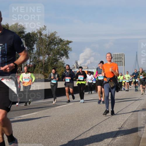 03.10.2025 - Köhlbrandbrückenlauf Luisa Fischer http://msf.ph/oto/9018906 03.10.2025 11:08:30 Position 3  meine-sportfotos.de
