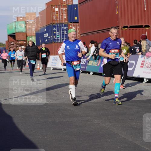 03.10.2025 - Köhlbrandbrückenlauf Michael Burmester http://msf.ph/oto/9018912 03.10.2025 10:19:04 Ziel 1162, 1166, 1372, 2009, 2010, 2180, 2675, 2851, 2853, 3108, 3505, 3506, 3732 meine-sportfotos.de