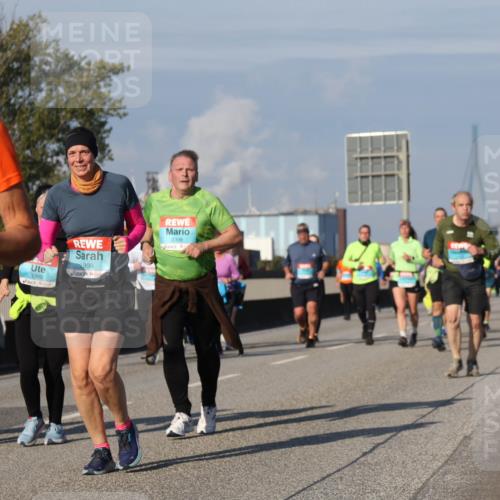 03.10.2025 - Köhlbrandbrückenlauf Luisa Fischer http://msf.ph/oto/9018923 03.10.2025 11:08:33 Position 3 3399, 1998, 3398 meine-sportfotos.de