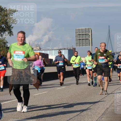 03.10.2025 - Köhlbrandbrückenlauf Luisa Fischer http://msf.ph/oto/9018927 03.10.2025 11:08:34 Position 3 1998, 3396 meine-sportfotos.de