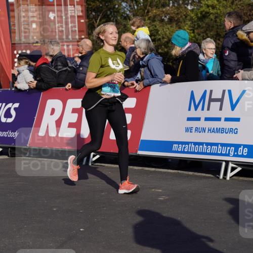 03.10.2025 - Köhlbrandbrückenlauf Michael Burmester http://msf.ph/oto/9018928 03.10.2025 10:19:07 Ziel 1162, 1372, 1712, 1803, 2180, 2231, 2421, 2851, 2853, 3031, 3108, 3133, 3505, 3506, 3676, 3732 meine-sportfotos.de