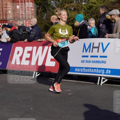 03.10.2025 - Köhlbrandbrückenlauf Michael Burmester http://msf.ph/oto/9018937 03.10.2025 10:19:07 Ziel 1162, 1372, 1712, 1803, 2180, 2231, 2421, 2851, 2853, 3031, 3108, 3133, 3505, 3506, 3676, 3732 meine-sportfotos.de