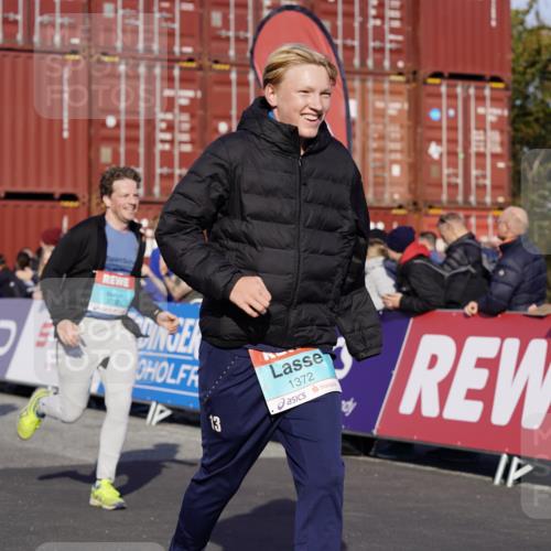 03.10.2025 - Köhlbrandbrückenlauf Michael Burmester http://msf.ph/oto/9018944 03.10.2025 10:19:09 Ziel 1162, 1372, 1556, 1712, 1803, 2180, 2231, 2421, 2851, 2853, 3031, 3108, 3133, 3505, 3506, 3676, 3732 meine-sportfotos.de