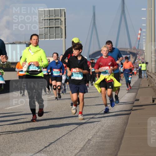 03.10.2025 - Köhlbrandbrückenlauf Luisa Fischer http://msf.ph/oto/9018959 03.10.2025 11:08:40 Position 3 1727, 2244, 2245 meine-sportfotos.de