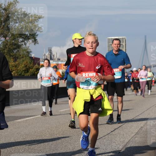 03.10.2025 - Köhlbrandbrückenlauf Luisa Fischer http://msf.ph/oto/9018994 03.10.2025 11:08:46 Position 3 2245, 3586, 2451 meine-sportfotos.de