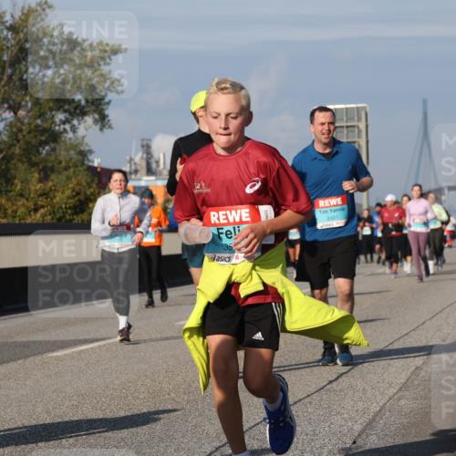 03.10.2025 - Köhlbrandbrückenlauf Luisa Fischer http://msf.ph/oto/9018996 03.10.2025 11:08:46 Position 3 2451, 35 meine-sportfotos.de