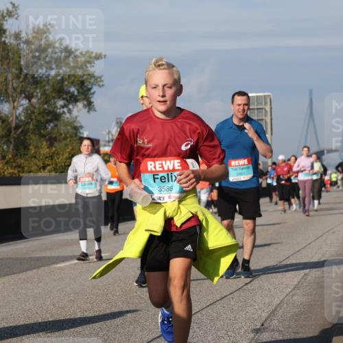 03.10.2025 - Köhlbrandbrückenlauf Luisa Fischer http://msf.ph/oto/9018997 03.10.2025 11:08:46 Position 3 3586, 2451 meine-sportfotos.de