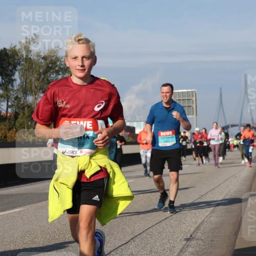 03.10.2025 - Köhlbrandbrückenlauf Luisa Fischer http://msf.ph/oto/9019001 03.10.2025 11:08:47 Position 3 3586, 2451 meine-sportfotos.de
