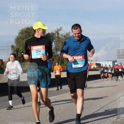 03.10.2025 - Köhlbrandbrückenlauf Luisa Fischer http://msf.ph/oto/9019017 03.10.2025 11:08:50 Position 3 2250, 1539, 2451 meine-sportfotos.de