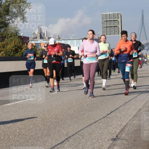 03.10.2025 - Köhlbrandbrückenlauf Luisa Fischer http://msf.ph/oto/9019044 03.10.2025 11:08:54 Position 3 2551 meine-sportfotos.de