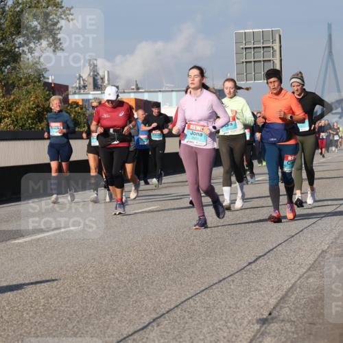 03.10.2025 - Köhlbrandbrückenlauf Luisa Fischer http://msf.ph/oto/9019046 03.10.2025 11:08:54 Position 3 2551 meine-sportfotos.de
