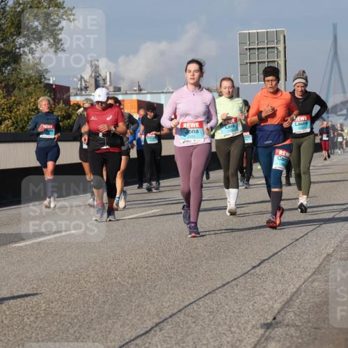 03.10.2025 - Köhlbrandbrückenlauf Luisa Fischer http://msf.ph/oto/9019048 03.10.2025 11:08:55 Position 3  meine-sportfotos.de