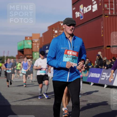 03.10.2025 - Köhlbrandbrückenlauf Michael Burmester http://msf.ph/oto/9019069 03.10.2025 10:19:19 Ziel 1310, 1502, 1531, 1556, 1690, 1803, 1859, 2885, 2886, 3239, 3558, 3815, 3828 meine-sportfotos.de