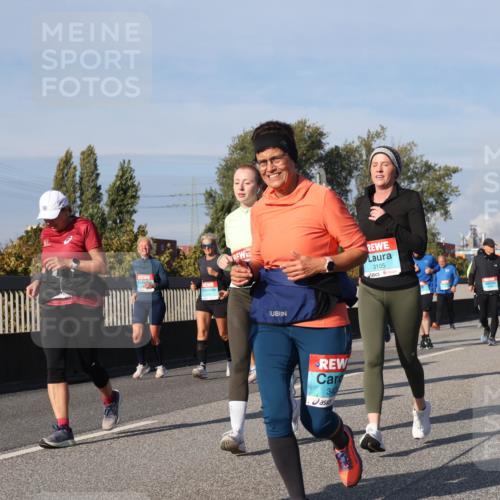 03.10.2025 - Köhlbrandbrückenlauf Luisa Fischer http://msf.ph/oto/9019083 03.10.2025 11:09:01 Position 3 551, 343, 3105 meine-sportfotos.de