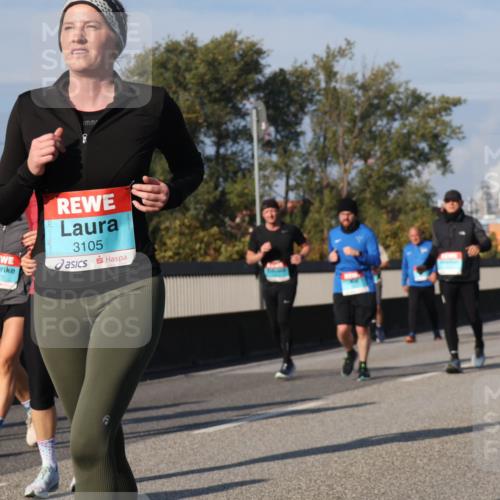 03.10.2025 - Köhlbrandbrückenlauf Luisa Fischer http://msf.ph/oto/9019090 03.10.2025 11:09:02 Position 3 1394, 1577, 3105 meine-sportfotos.de