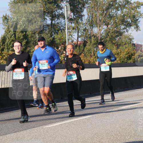 03.10.2025 - Köhlbrandbrückenlauf Luisa Fischer http://msf.ph/oto/9019127 03.10.2025 11:09:07 Position 3 3242, 2409, 2574 meine-sportfotos.de