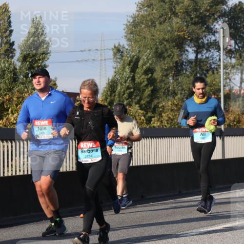 03.10.2025 - Köhlbrandbrückenlauf Luisa Fischer http://msf.ph/oto/9019138 03.10.2025 11:09:09 Position 3 2409, 2574, 1887, 1 meine-sportfotos.de