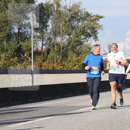 03.10.2025 - Köhlbrandbrückenlauf Luisa Fischer http://msf.ph/oto/9019143 03.10.2025 11:09:10 Position 3 3234, 1887, 1814 meine-sportfotos.de