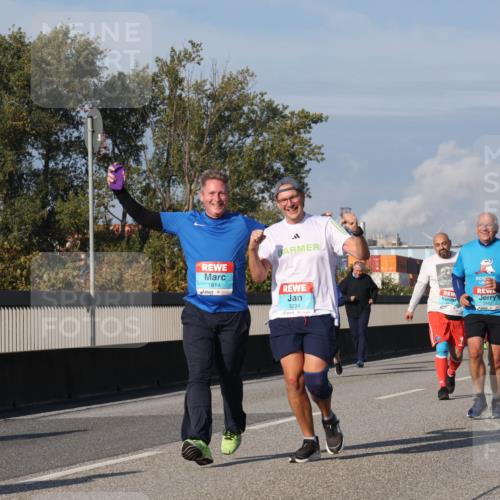 03.10.2025 - Köhlbrandbrückenlauf Luisa Fischer http://msf.ph/oto/9019153 03.10.2025 11:09:12 Position 3 1814, 3234, 3447 meine-sportfotos.de