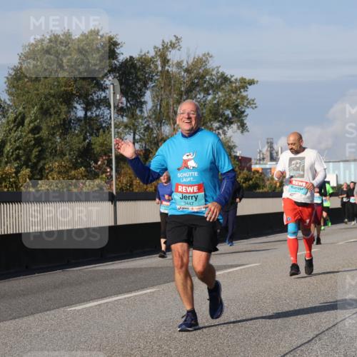 03.10.2025 - Köhlbrandbrückenlauf Luisa Fischer http://msf.ph/oto/9019175 03.10.2025 11:09:15 Position 3 3447 meine-sportfotos.de