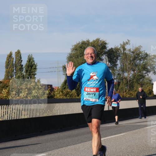 03.10.2025 - Köhlbrandbrückenlauf Luisa Fischer http://msf.ph/oto/9019180 03.10.2025 11:09:16 Position 3 3447 meine-sportfotos.de