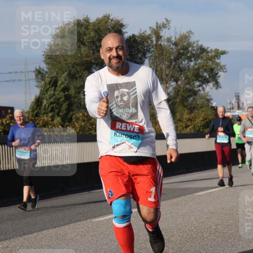 03.10.2025 - Köhlbrandbrückenlauf Luisa Fischer http://msf.ph/oto/9019198 03.10.2025 11:09:19 Position 3  meine-sportfotos.de