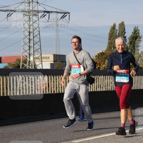 03.10.2025 - Köhlbrandbrückenlauf Luisa Fischer http://msf.ph/oto/9019219 03.10.2025 11:09:24 Position 3 780, 3771, 2136 meine-sportfotos.de