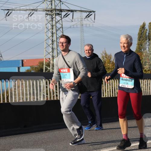 03.10.2025 - Köhlbrandbrückenlauf Luisa Fischer http://msf.ph/oto/9019221 03.10.2025 11:09:24 Position 3 780, 3771, 2136 meine-sportfotos.de
