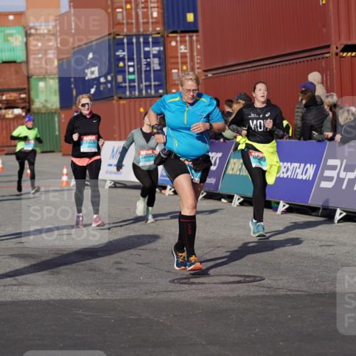03.10.2025 - Köhlbrandbrückenlauf Michael Burmester http://msf.ph/oto/9019231 03.10.2025 10:19:46 Ziel 1479, 1503, 1547, 1725, 1743, 1861, 1917, 2051, 2243, 2500, 2674, 3796 meine-sportfotos.de