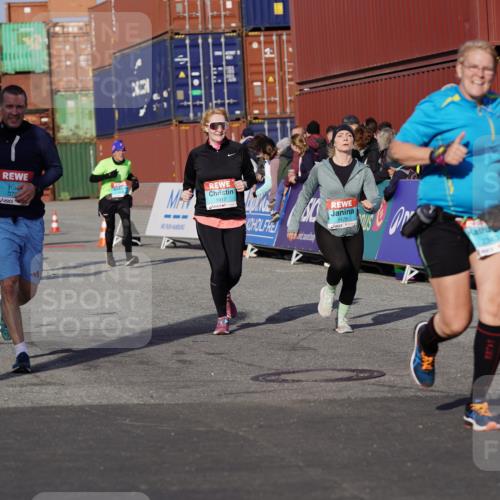 03.10.2025 - Köhlbrandbrückenlauf Michael Burmester http://msf.ph/oto/9019241 03.10.2025 10:19:47 Ziel 1479, 1503, 1547, 1725, 1743, 1861, 1917, 2051, 2243, 2500, 2674, 3796 meine-sportfotos.de