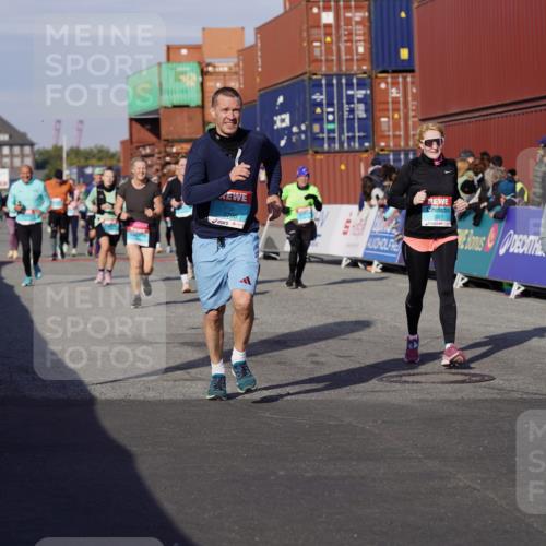03.10.2025 - Köhlbrandbrückenlauf Michael Burmester http://msf.ph/oto/9019254 03.10.2025 10:19:48 Ziel 1479, 1503, 1547, 1725, 1743, 1861, 1917, 2051, 2243, 2500, 2674, 3529, 3796 meine-sportfotos.de