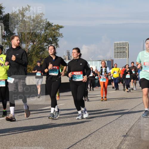 03.10.2025 - Köhlbrandbrückenlauf Luisa Fischer http://msf.ph/oto/9019257 03.10.2025 11:09:46 Position 3 2752, 0, 3612, 237, 3614 meine-sportfotos.de