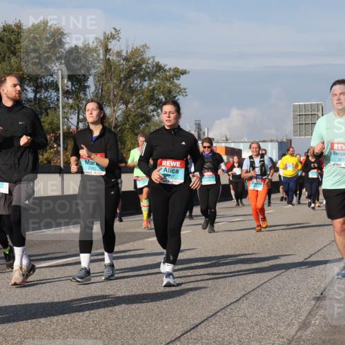 03.10.2025 - Köhlbrandbrückenlauf Luisa Fischer http://msf.ph/oto/9019263 03.10.2025 11:09:47 Position 3 3612, 2162, 2237, 20, 00, 3614 meine-sportfotos.de
