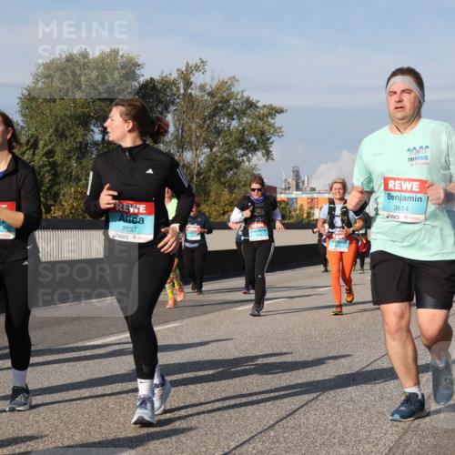 03.10.2025 - Köhlbrandbrückenlauf Luisa Fischer http://msf.ph/oto/9019271 03.10.2025 11:09:48 Position 3 2237, 2162, 3614 meine-sportfotos.de