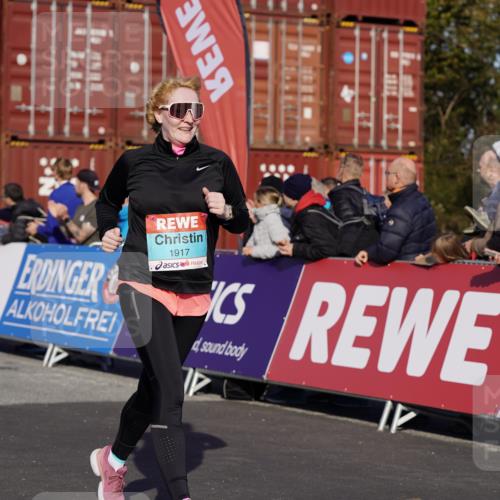 03.10.2025 - Köhlbrandbrückenlauf Michael Burmester http://msf.ph/oto/9019281 03.10.2025 10:19:50 Ziel 1479, 1503, 1547, 1593, 1672, 1743, 1795, 1861, 1917, 2051, 2243, 2674, 3529, 3736, 3796 meine-sportfotos.de