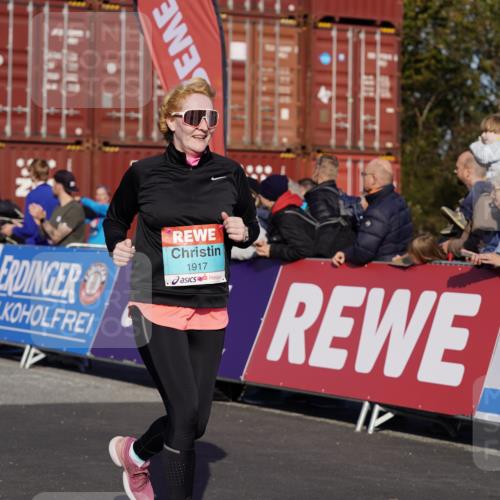 03.10.2025 - Köhlbrandbrückenlauf Michael Burmester http://msf.ph/oto/9019284 03.10.2025 10:19:50 Ziel 1479, 1503, 1547, 1593, 1672, 1743, 1795, 1861, 1917, 2051, 2243, 2674, 3529, 3736, 3796 meine-sportfotos.de