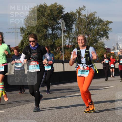 03.10.2025 - Köhlbrandbrückenlauf Luisa Fischer http://msf.ph/oto/9019289 03.10.2025 11:09:51 Position 3 1929, 1775, 1579, 3161, 2021 meine-sportfotos.de