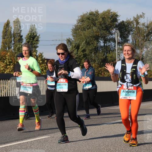 03.10.2025 - Köhlbrandbrückenlauf Luisa Fischer http://msf.ph/oto/9019290 03.10.2025 11:09:52 Position 3 1929, 1775, 1926, 1579, 3161 meine-sportfotos.de