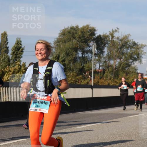 03.10.2025 - Köhlbrandbrückenlauf Luisa Fischer http://msf.ph/oto/9019296 03.10.2025 11:09:53 Position 3 1579, 3161 meine-sportfotos.de