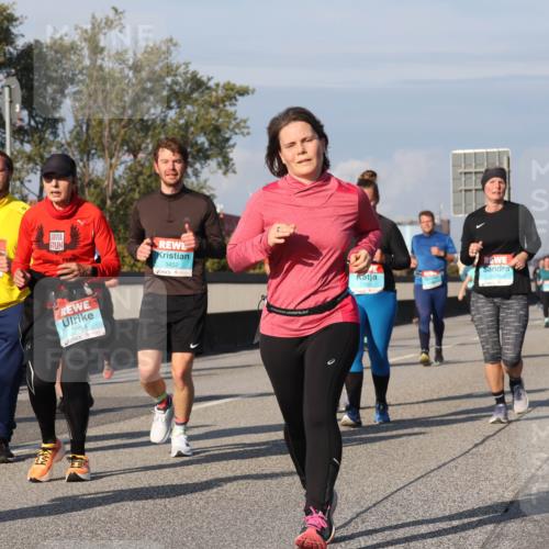 03.10.2025 - Köhlbrandbrückenlauf Luisa Fischer http://msf.ph/oto/9019320 03.10.2025 11:09:57 Position 3 3451, 3054, 3452, 2870, 2869 meine-sportfotos.de