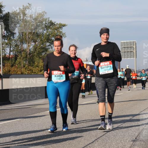 03.10.2025 - Köhlbrandbrückenlauf Luisa Fischer http://msf.ph/oto/9019330 03.10.2025 11:09:59 Position 3 2869, 2870 meine-sportfotos.de