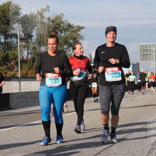 03.10.2025 - Köhlbrandbrückenlauf Luisa Fischer http://msf.ph/oto/9019334 03.10.2025 11:09:59 Position 3 2869, 2870 meine-sportfotos.de