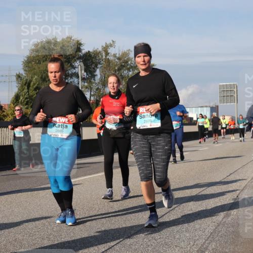 03.10.2025 - Köhlbrandbrückenlauf Luisa Fischer http://msf.ph/oto/9019339 03.10.2025 11:10:00 Position 3 2869, 2870 meine-sportfotos.de