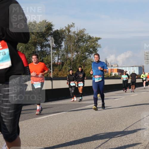 03.10.2025 - Köhlbrandbrückenlauf Luisa Fischer http://msf.ph/oto/9019347 03.10.2025 11:10:02 Position 3 2870, 2163 meine-sportfotos.de