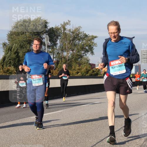 03.10.2025 - Köhlbrandbrückenlauf Luisa Fischer http://msf.ph/oto/9019368 03.10.2025 11:10:04 Position 3 2366, 2259 meine-sportfotos.de